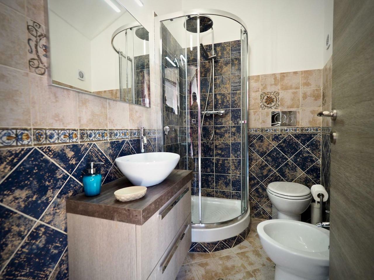Romantic Suite Con Vista San Donato Genoa Exterior photo